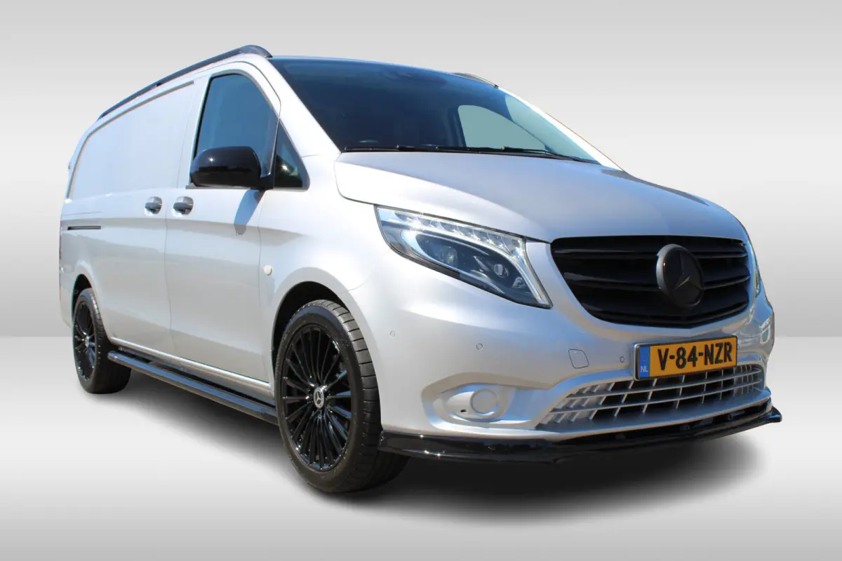 114 CDI Automaat Black Edition | LED | Leder | 1 eigenaar
