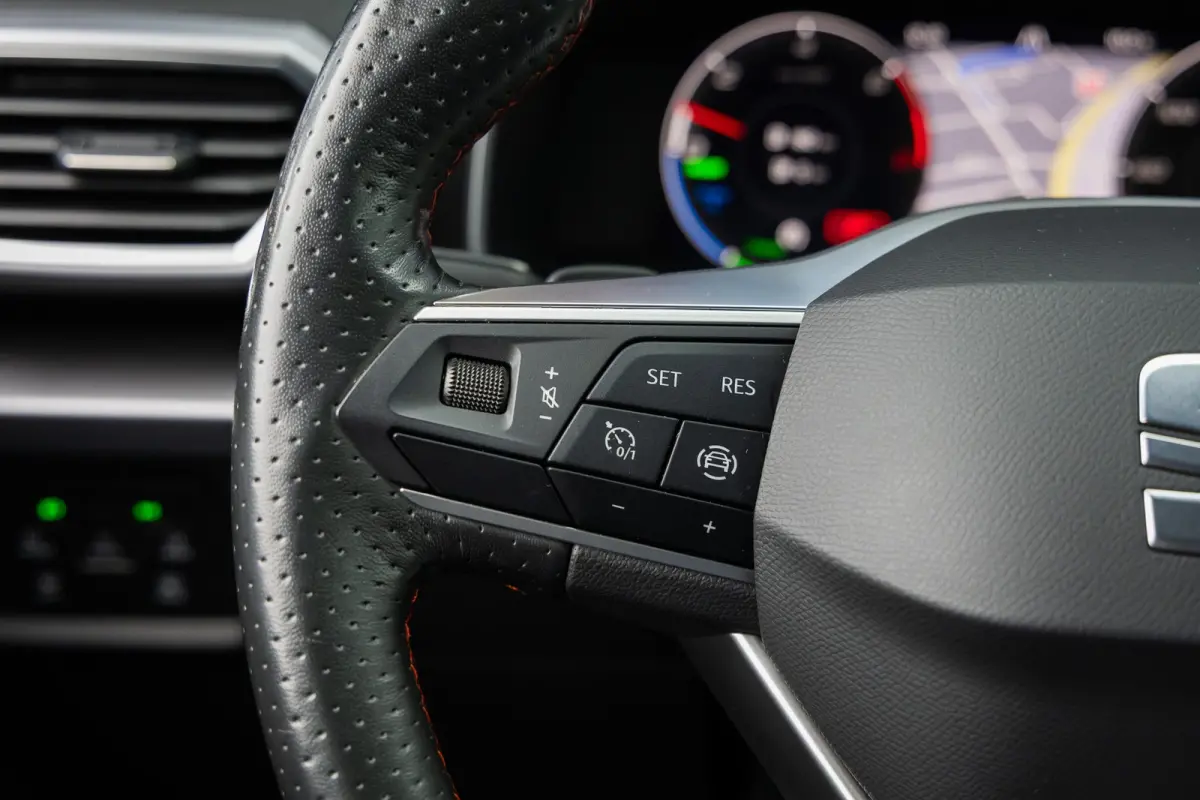 1.4 TSI eHybrid PHEV FR Business Intense 204PK | Stoel+stuur verwarming | Apple Carplay/Android Auto | Clima | Cruisecontrol | Airco (automatisch) | Apple Carplay/Android Auto|telefoonintegr