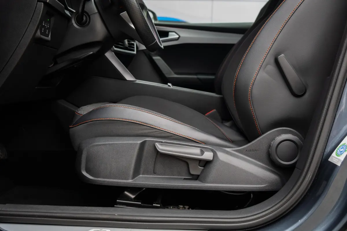 1.4 TSI eHybrid PHEV FR Business Intense 204PK | Stoel+stuur verwarming | Apple Carplay/Android Auto | Clima | Cruisecontrol | Airco (automatisch) | Apple Carplay/Android Auto|telefoonintegr