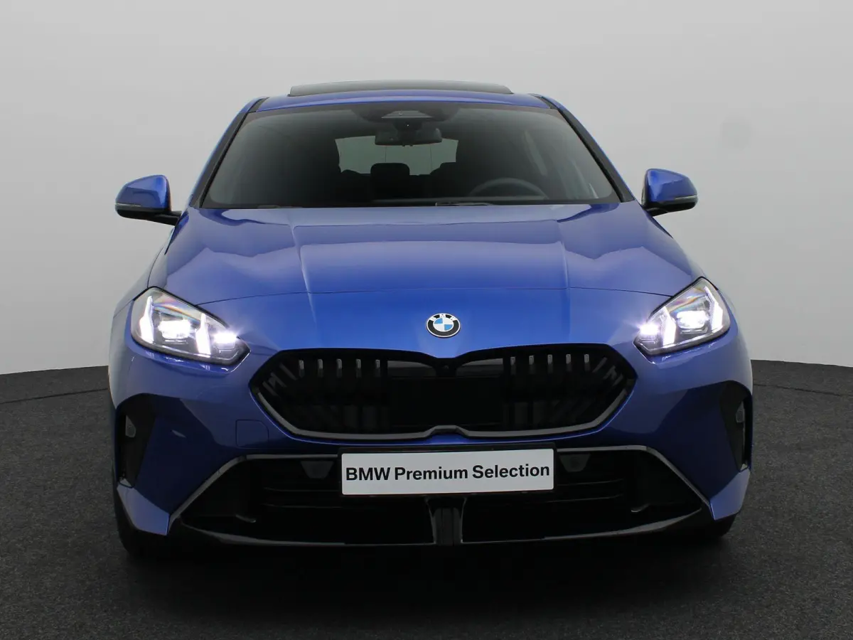 120 M Sportpakket Pro | Premium Pack | Stuurwielrand Verwarmd | Panoramadak | Harman Kardon | 19''