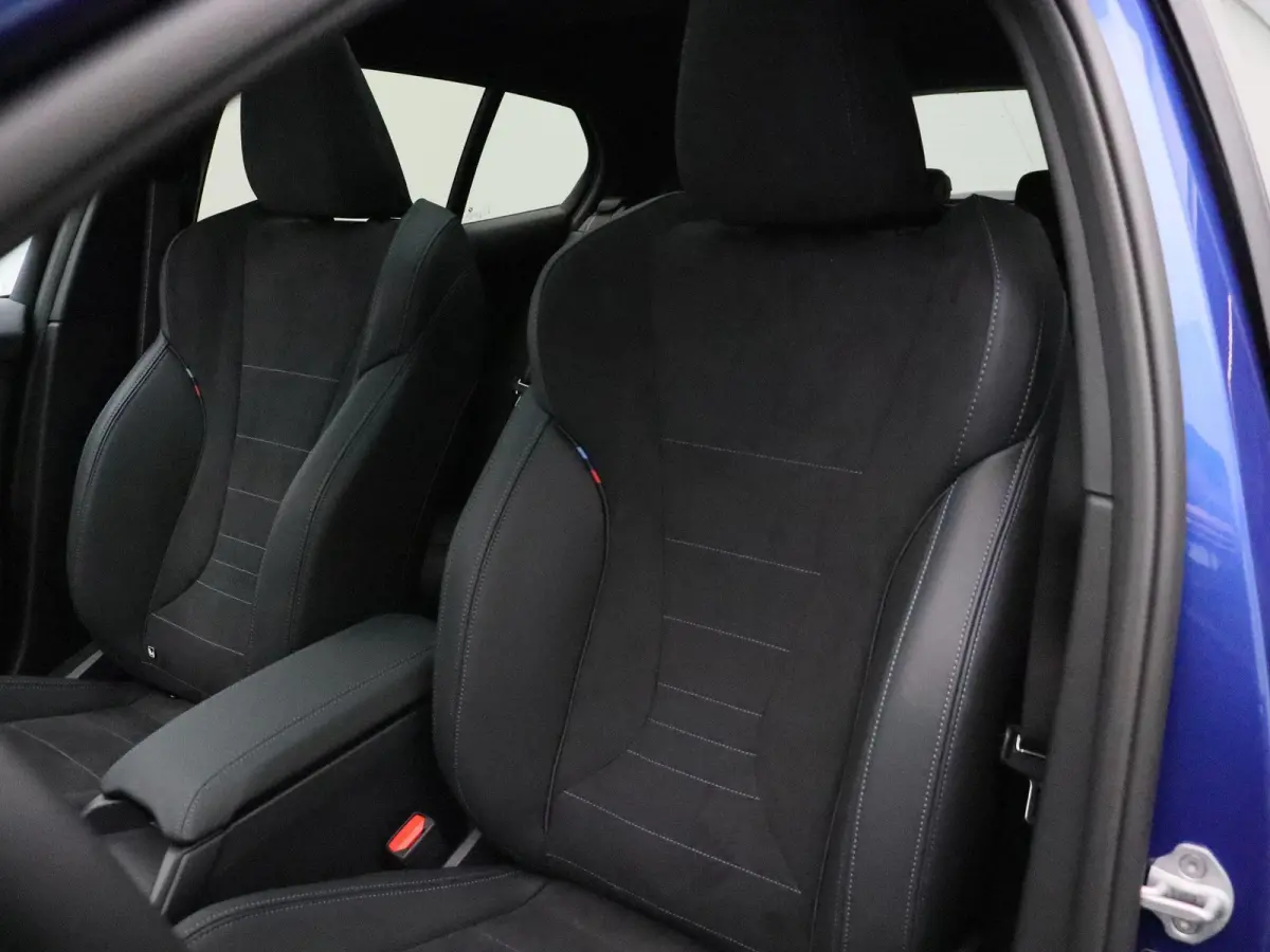 120 M Sportpakket Pro | Premium Pack | Stuurwielrand Verwarmd | Panoramadak | Harman Kardon | 19''