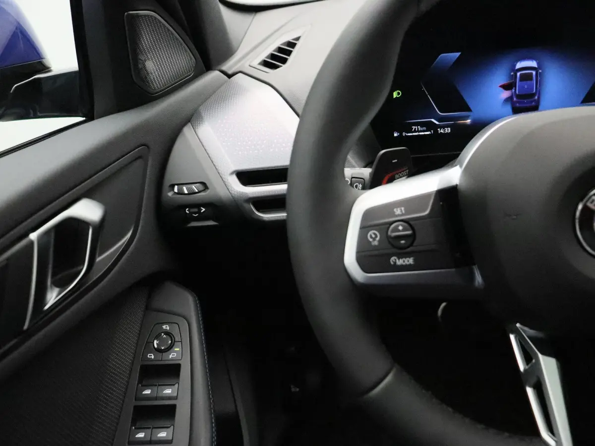 120 M Sportpakket Pro | Premium Pack | Stuurwielrand Verwarmd | Panoramadak | Harman Kardon | 19''