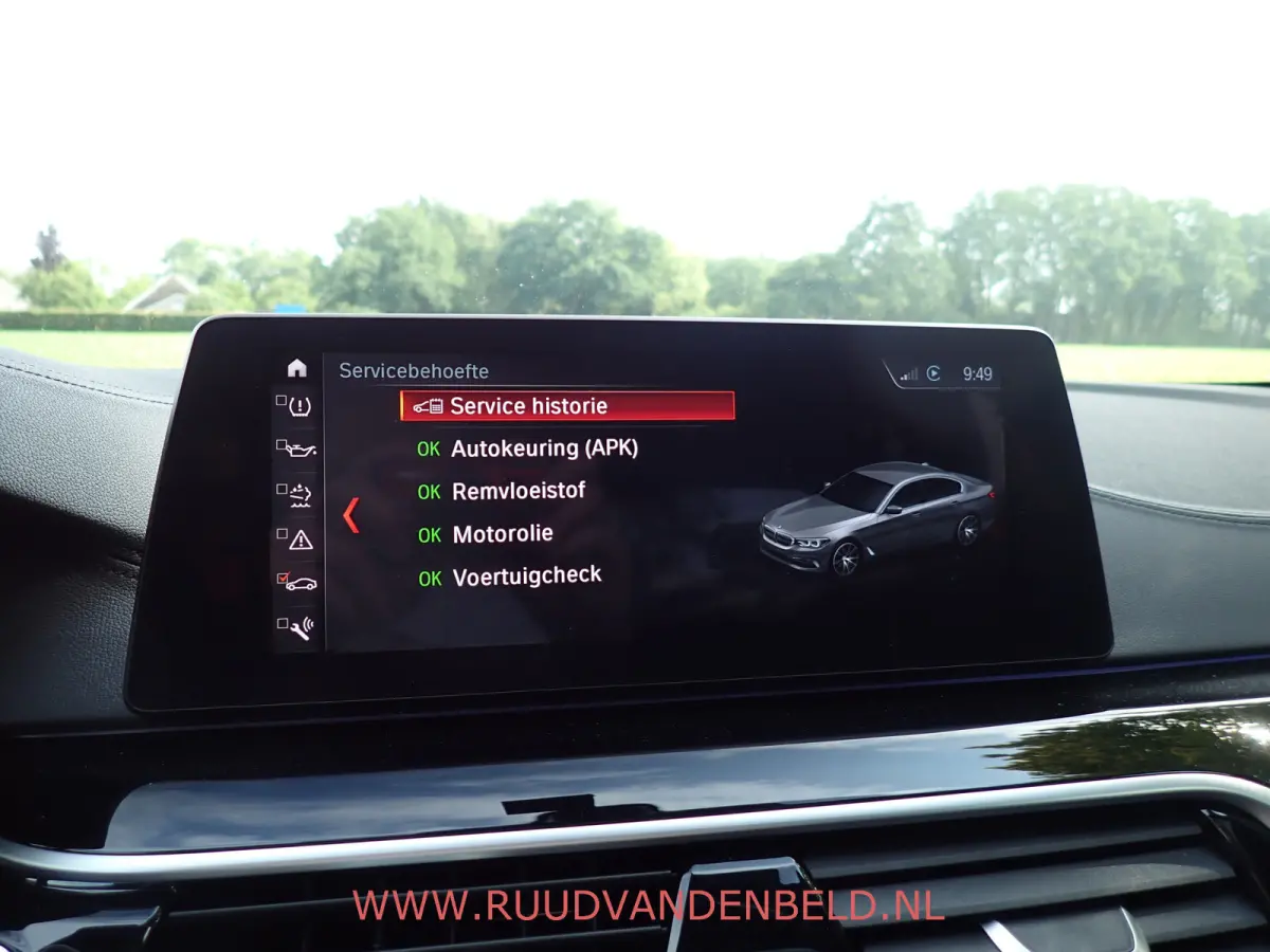 530d X-DRIVE SCHUIFDAK / CRUISE / CARPLAY / SPORTLEER / NAVI