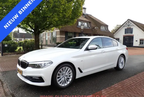 530d X-DRIVE SCHUIFDAK / CRUISE / CARPLAY / SPORTLEER / NAVI