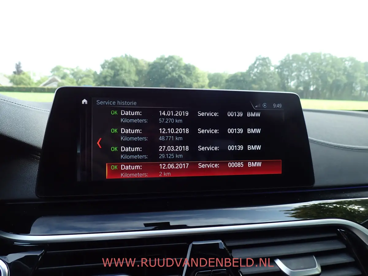 530d X-DRIVE SCHUIFDAK / CRUISE / CARPLAY / SPORTLEER / NAVI