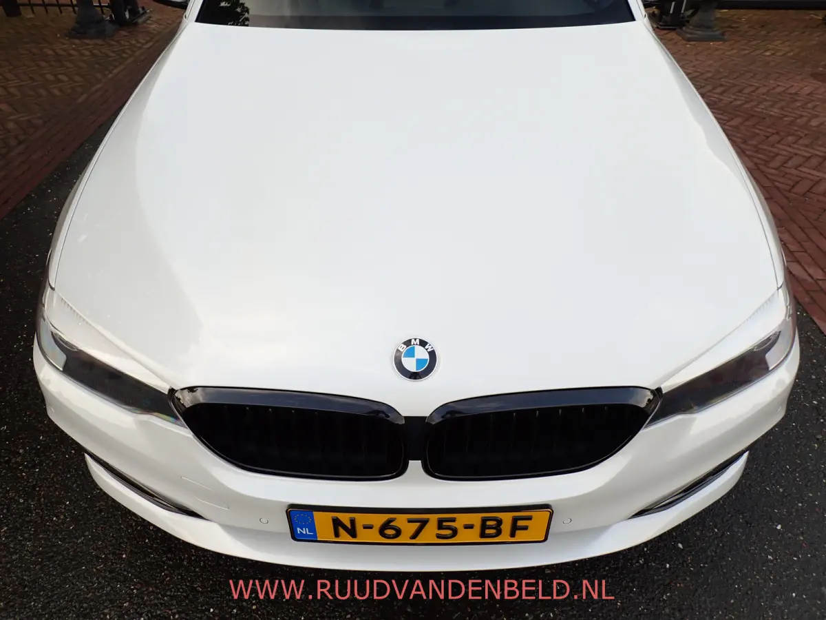 530d X-DRIVE SCHUIFDAK / CRUISE / CARPLAY / SPORTLEER / NAVI