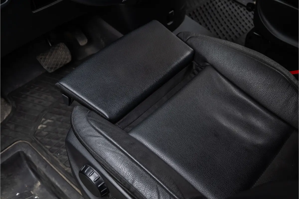 119 CDI DC L3 XL | AMG | L+R Schuifdeur | Dubbel cabine | Navigatie | CarPlay | Camera | Lederen bekleding | Stoelverwarming | 2500 kg trekgewicht | Trekhaak | Multibeam Led | PDC V+A