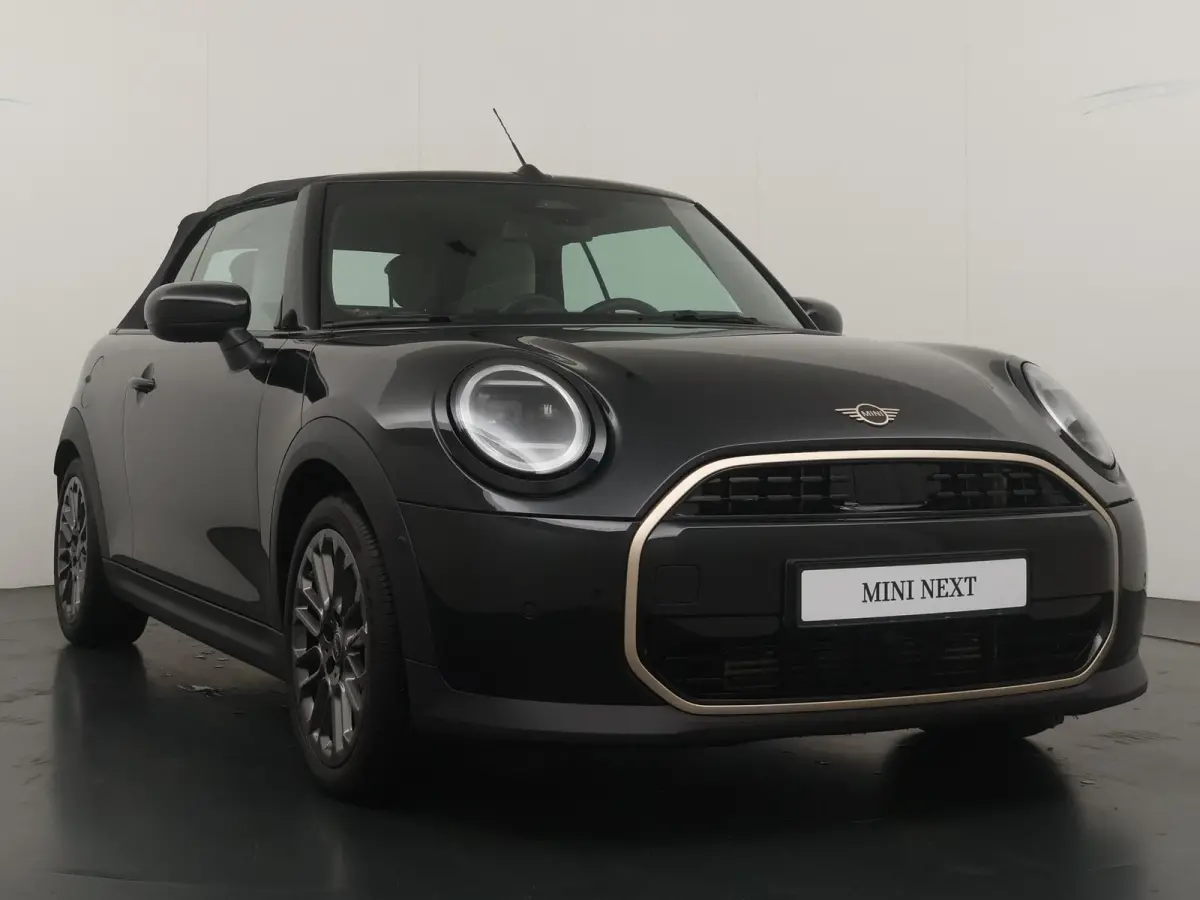 C Favoured Trim | Pakket S | Head-up Display | Keyless Entry | Carplay | Stoelverwarming | Stuurverwarming