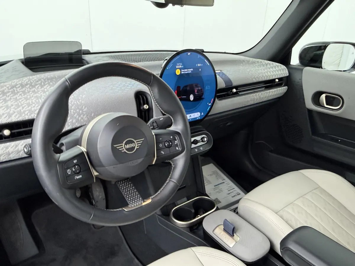 C Favoured Trim | Pakket S | Head-up Display | Keyless Entry | Carplay | Stoelverwarming | Stuurverwarming