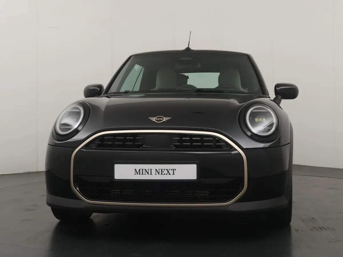 C Favoured Trim | Pakket S | Head-up Display | Keyless Entry | Carplay | Stoelverwarming | Stuurverwarming