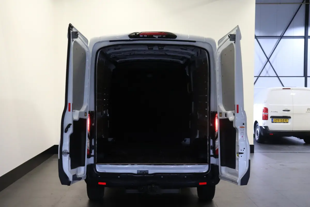 2.0 TDCI 130PK L3H2 EURO 6 - Airco - Cruise - PDC - € 13.499,- Excl.