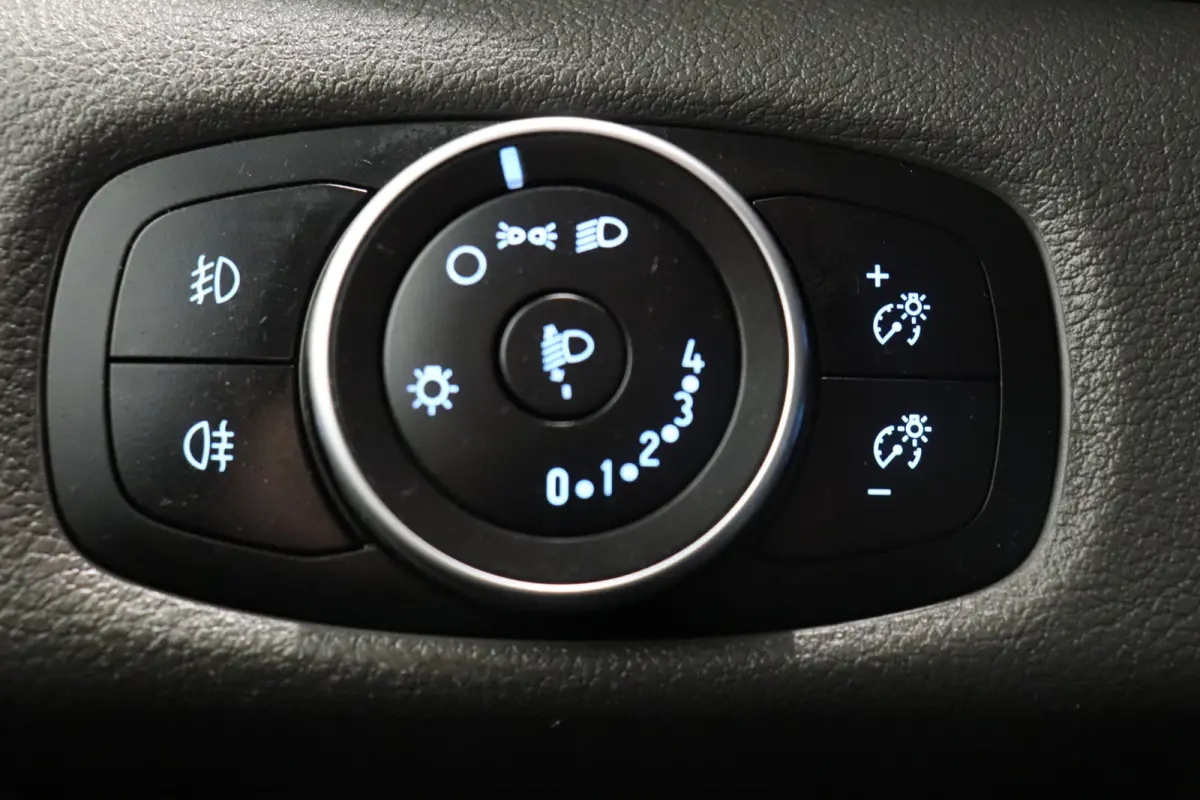 2.0 TDCI 130PK L3H2 EURO 6 - Airco - Cruise - PDC - € 13.499,- Excl.