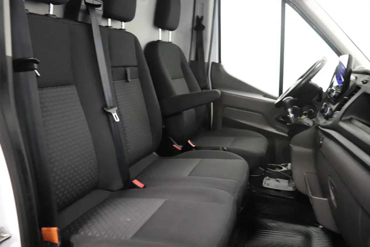 2.0 TDCI 130PK L3H2 EURO 6 - Airco - Cruise - PDC - € 13.499,- Excl.