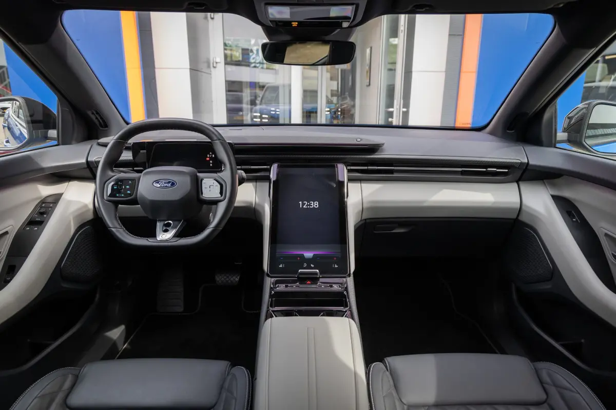 Premium Extended Range RWD 77 kWh | Panoramadak | Warmtepomp | B&O | 360 Camera | Head-up display | 20 ''inch L.M. Velgen' | Achteruitrijcamera | Apple Carplay/Android Auto|telefoonintegrati