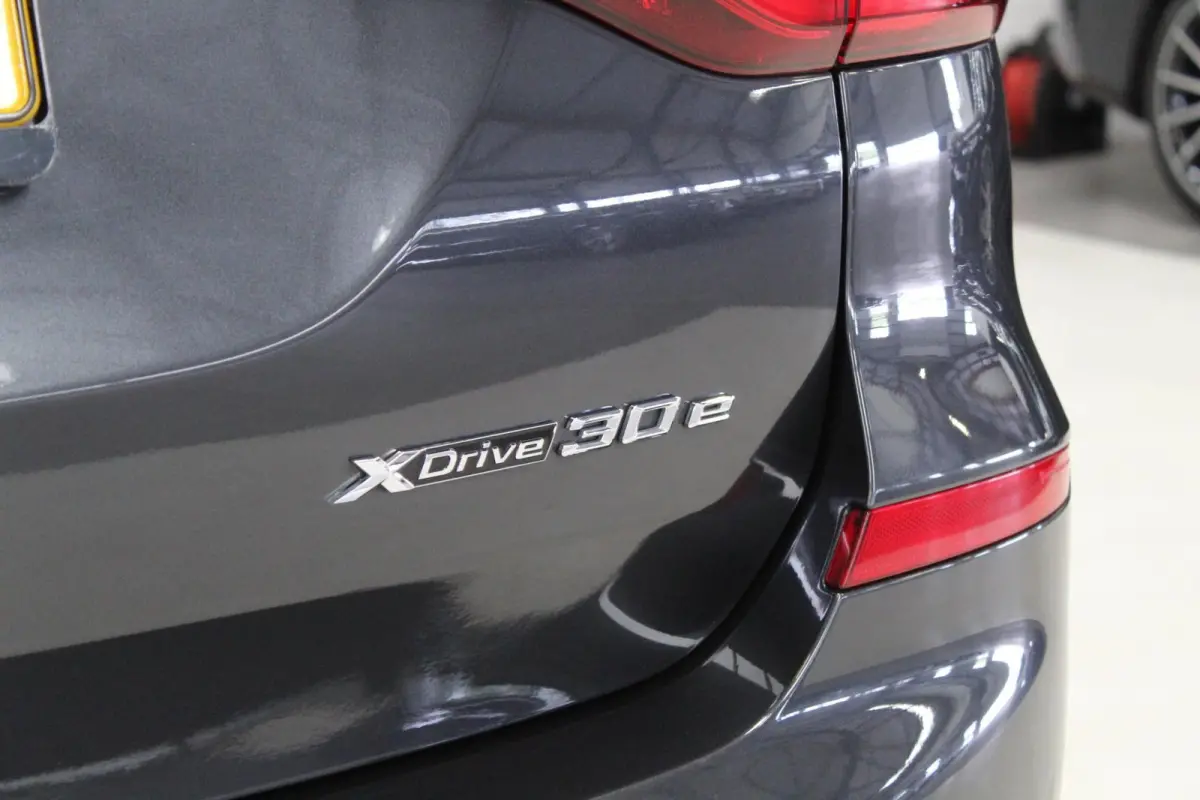 xDrive30e Edition Panodak/Sportstoelen leder/Stuurverw