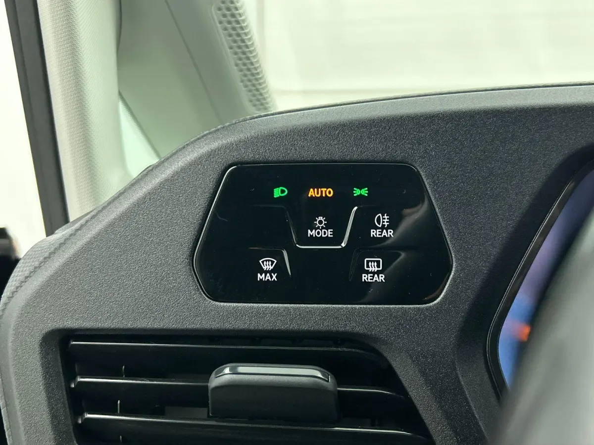 Maxi 2.0 TDI Style Airco Carplay Adaptive Cruise Control PDC VA Camera Trekhaak 17" LM Velgen