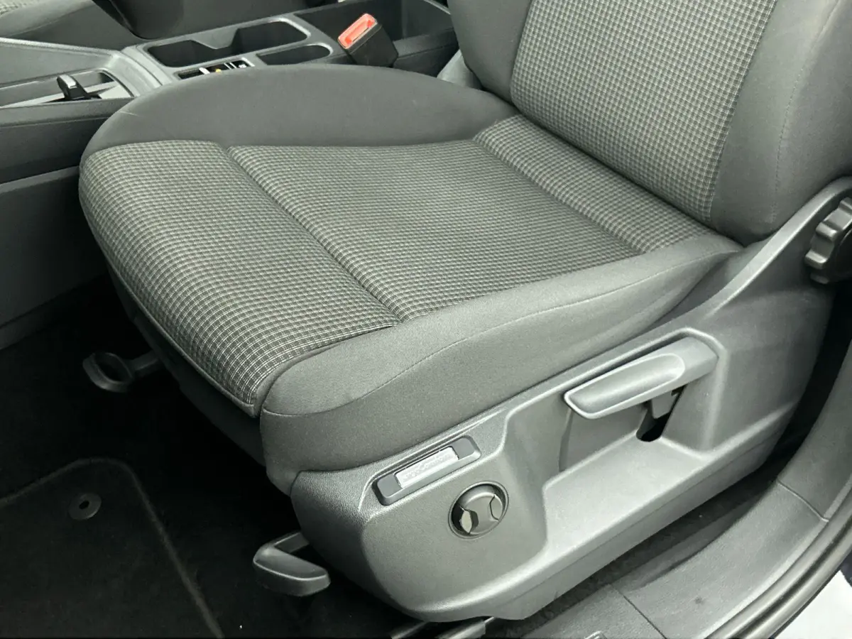 Maxi 2.0 TDI Style Airco Carplay Adaptive Cruise Control PDC VA Camera Trekhaak 17" LM Velgen