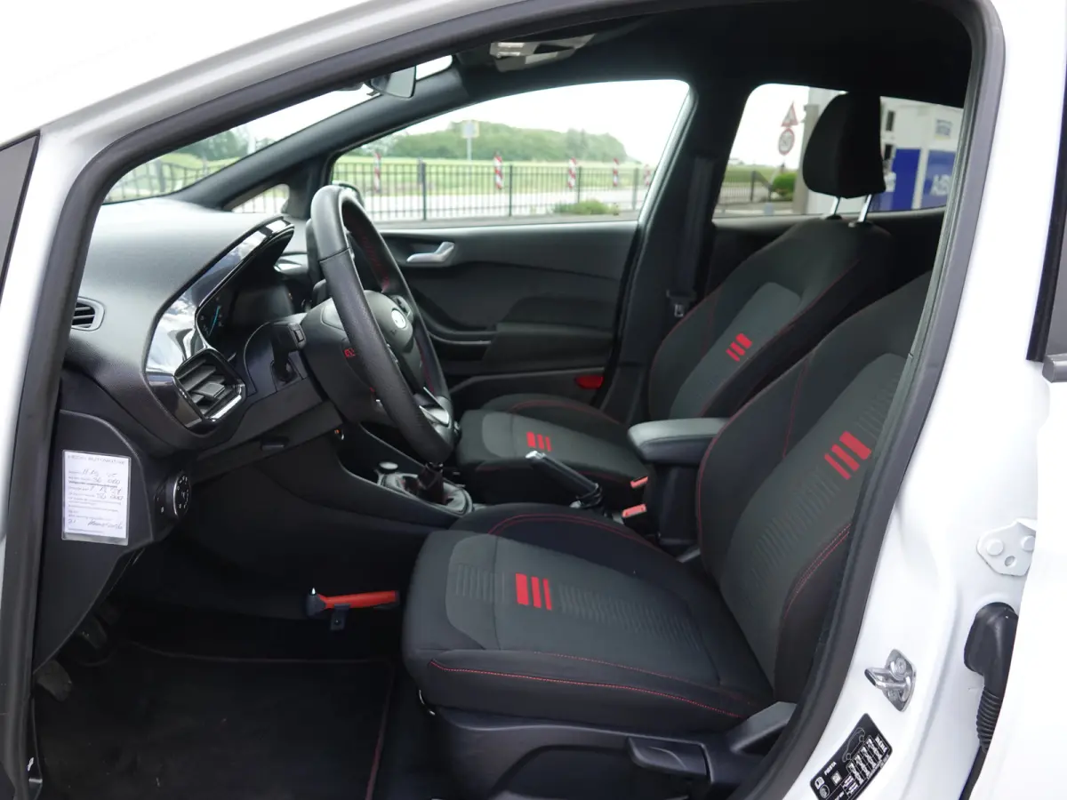 1.0 EcoBoost 125PK Hybrid ST-Line TWO-TONE | WINTERPACK | LMV | CRUISE
