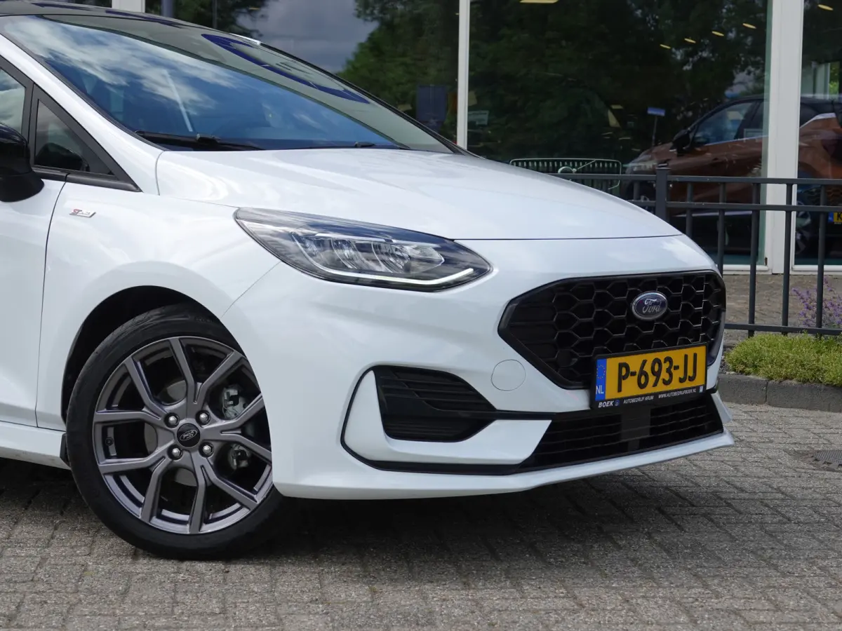 1.0 EcoBoost 125PK Hybrid ST-Line TWO-TONE | WINTERPACK | LMV | CRUISE