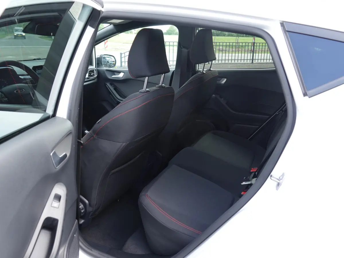 1.0 EcoBoost 125PK Hybrid ST-Line TWO-TONE | WINTERPACK | LMV | CRUISE