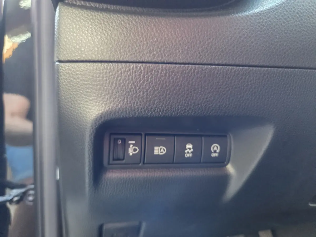 1.0 VVT-i MT play Achteruitrijcamera/ Airco/ Apple Carplay-Android auto/ Rijklaarprijs!