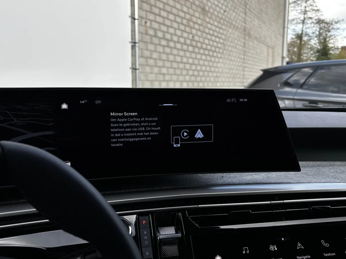 Allure | 360° Vision & Drive Assist Pack | 3de rij: neerklapbare zittingen met Easy access naar derde zitrij | 6 airbags (adaptieve front-, zij- en window-airbags)
