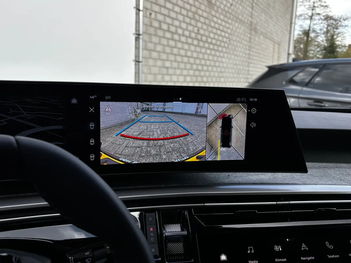 Allure | 360° Vision & Drive Assist Pack | 3de rij: neerklapbare zittingen met Easy access naar derde zitrij | 6 airbags (adaptieve front-, zij- en window-airbags)