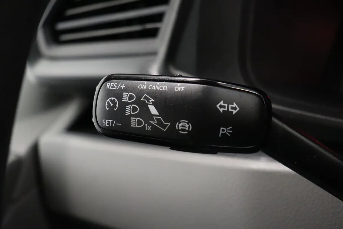2.0 TDI 150PK Automaat EURO 6 - Airco - Navi - Cruise - € 21.950,- Excl.