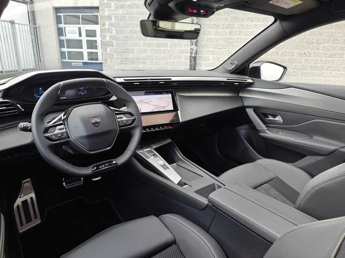 1.6 Plug-in Hybrid 195 GT | 7,4 kW lader | Achteropkomend verkeer waarschuwing | Achteruitrijcamera