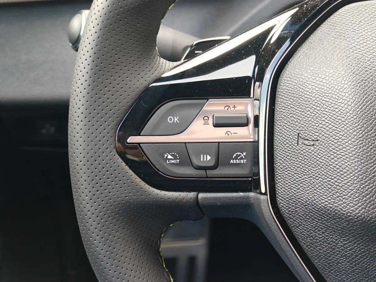 1.6 Plug-in Hybrid 195 GT | 7,4 kW lader | Achteropkomend verkeer waarschuwing | Achteruitrijcamera