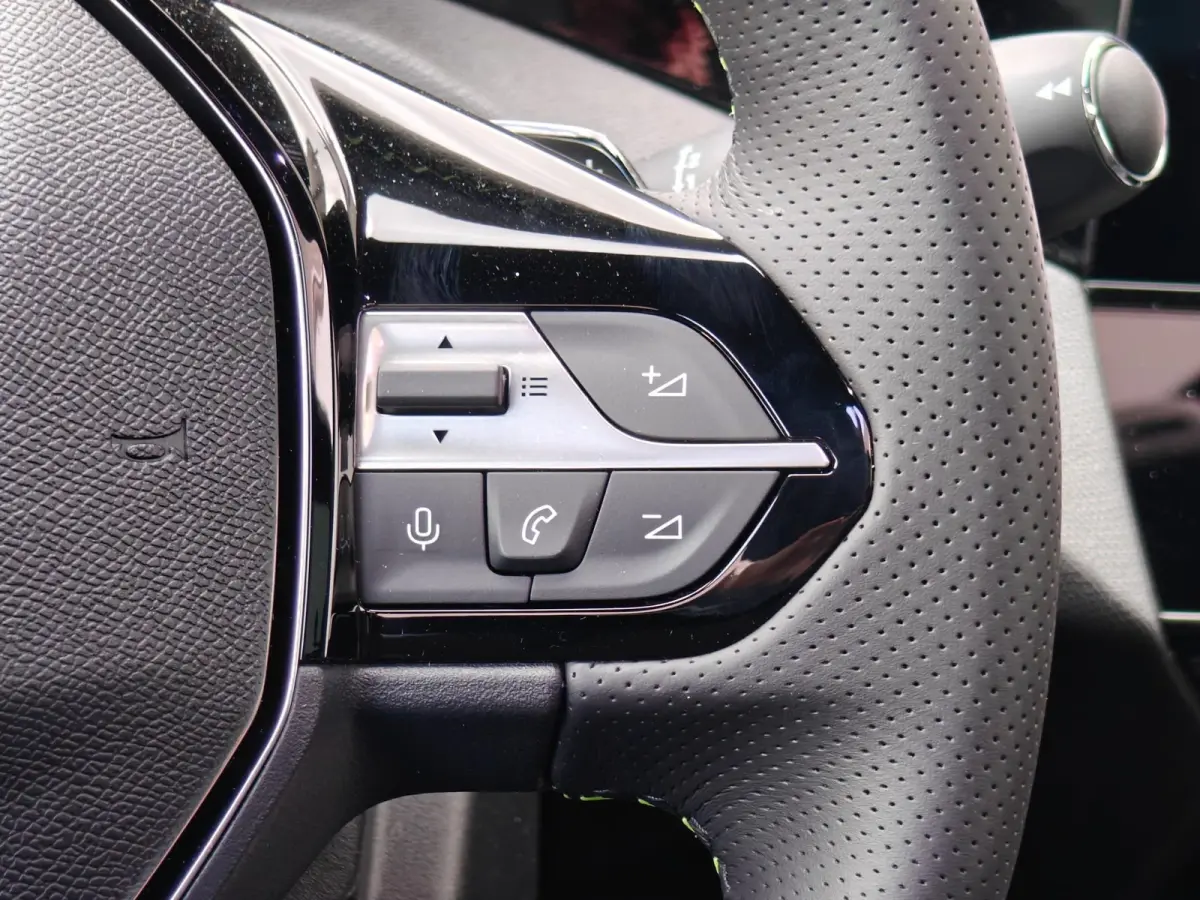 1.6 Plug-in Hybrid 195 GT | 7,4 kW lader | Achteropkomend verkeer waarschuwing | Achteruitrijcamera