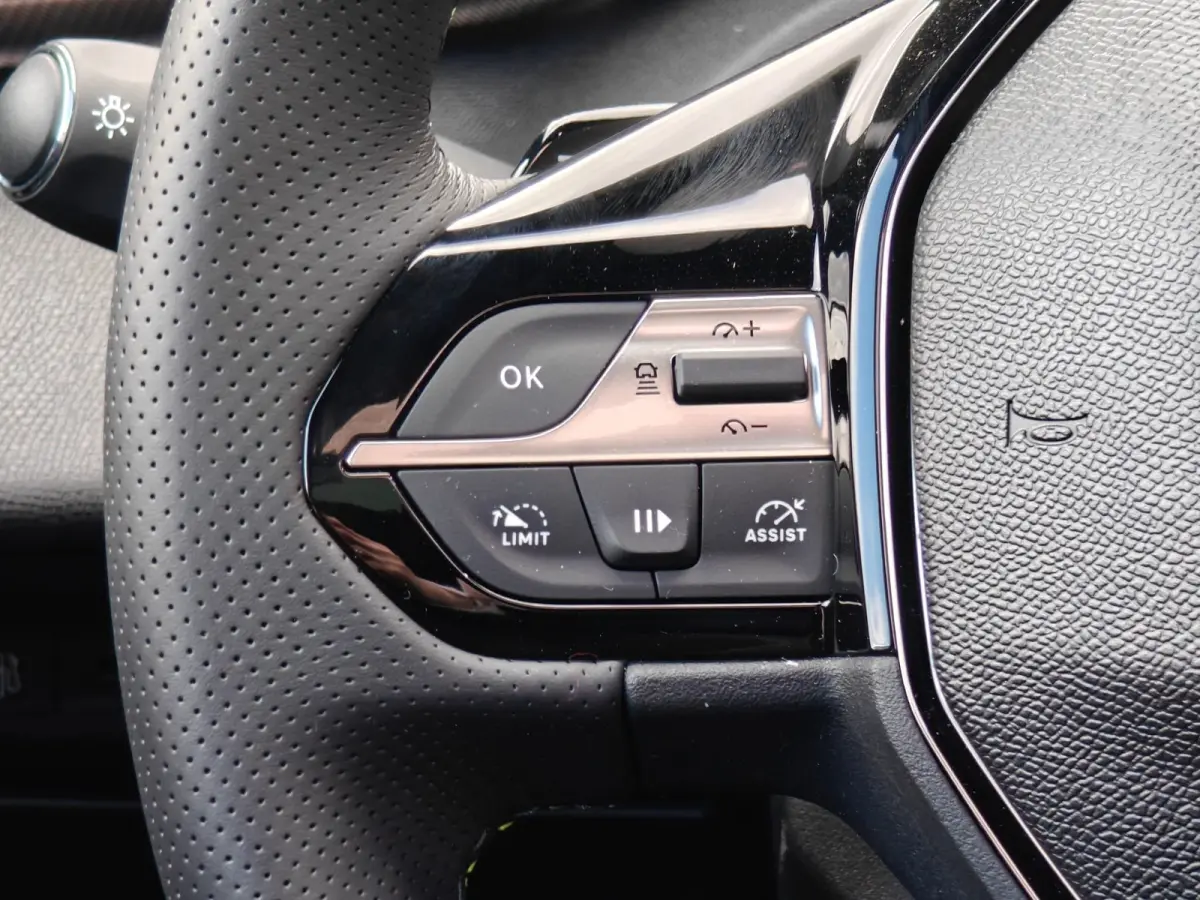 1.6 Plug-in Hybrid 195 GT | 7,4 kW lader | Achteropkomend verkeer waarschuwing | Achteruitrijcamera