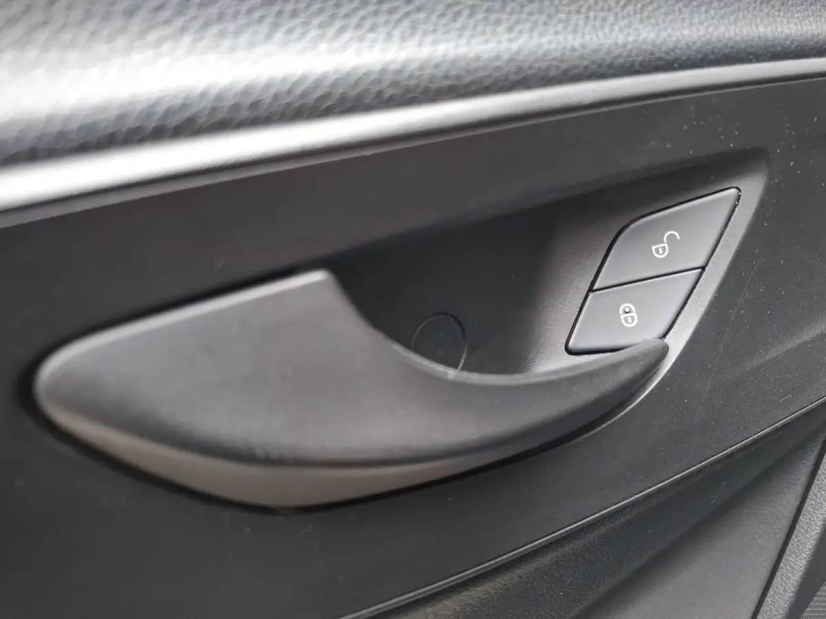 311 2.2 CDI L2H2 AIRCO / CAMERA / 3 ZITS / DEALER ONDERHOUDEN / NAVI