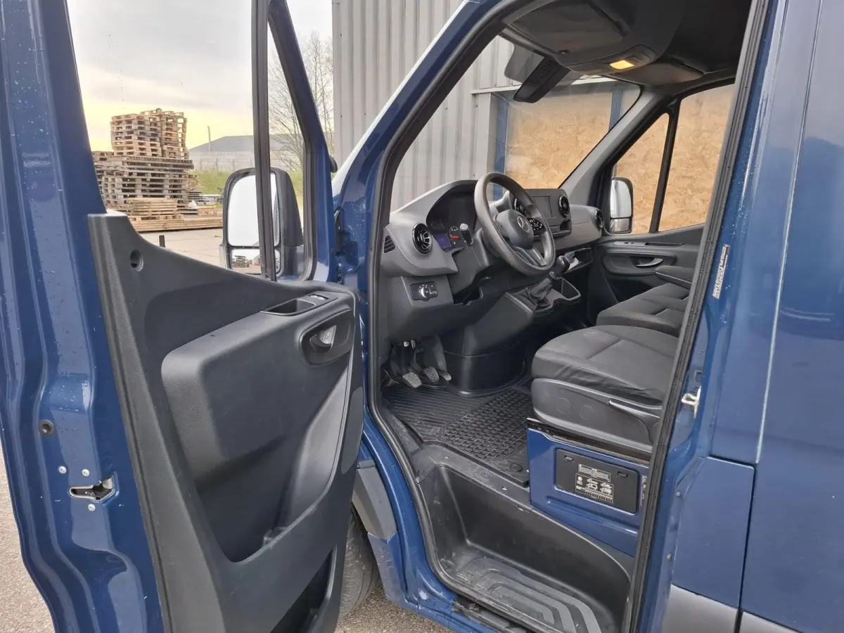 311 2.2 CDI L2H2 AIRCO / CAMERA / 3 ZITS / DEALER ONDERHOUDEN / NAVI