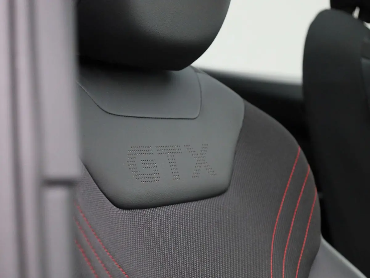 GTX 4Motion 77 kWh 299 PK| Dealeronderhouden | Panoramadak | Navigatie | 360 Camera | Head-Updisplay | Stoelverwarming | Stuurwielverwarming | Achterklep Elektrisch