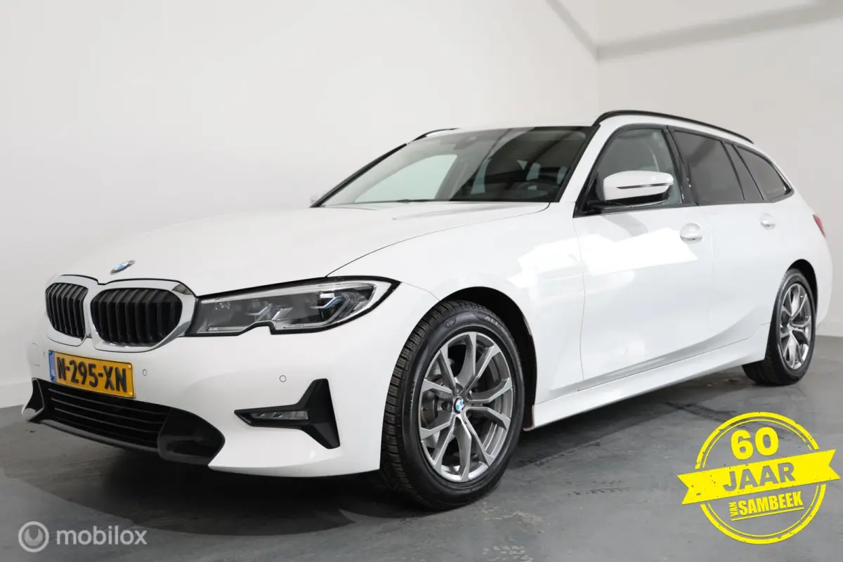 318i - Carplay - Stoelverwarming - Navi