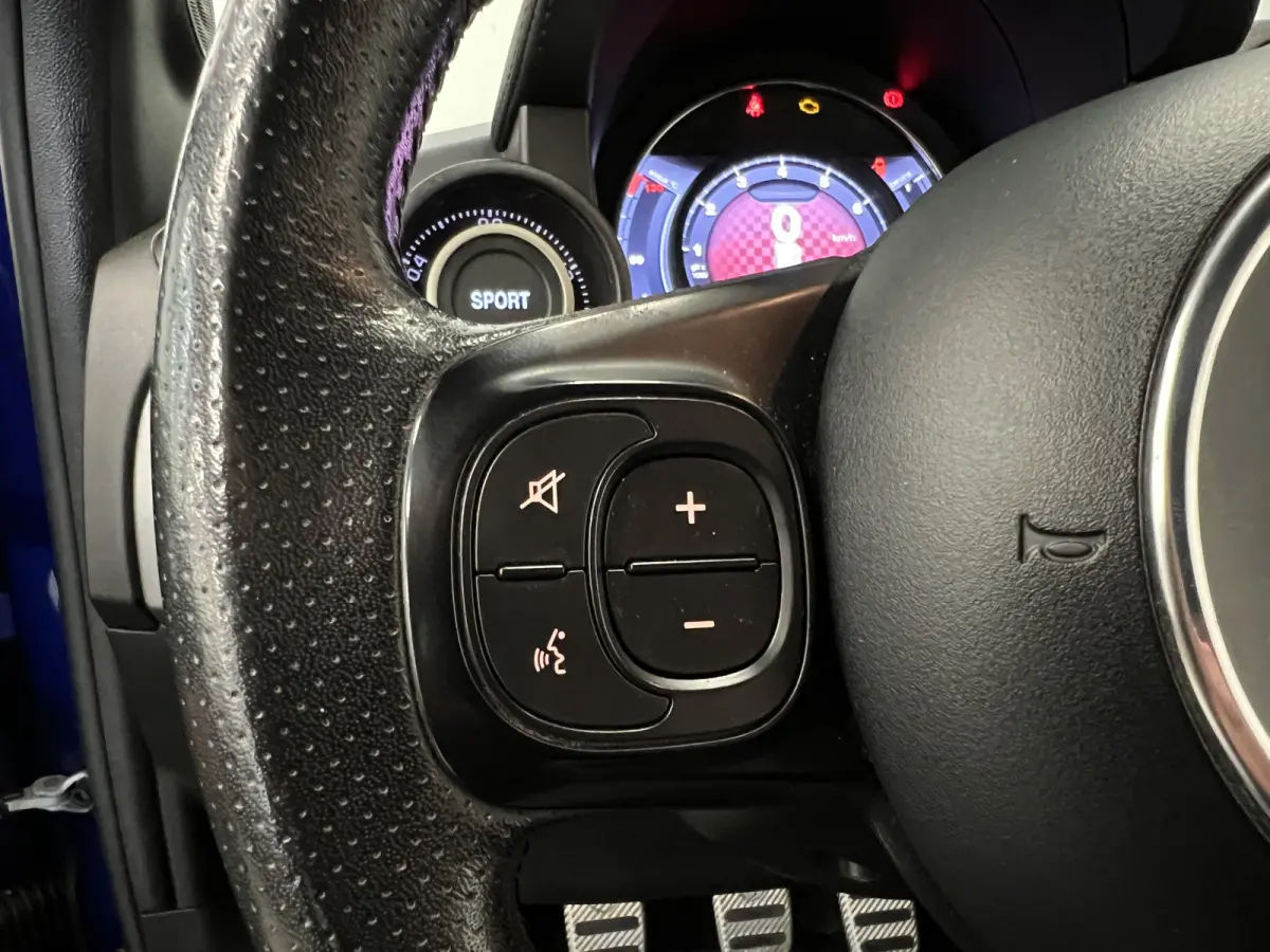 1.4 T-Jet 165 PK / ABARTH TURISMO 595 / LEDER / NAVI / STOELVERW. /