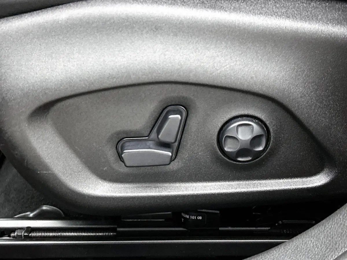 1.3T S | Camera | Navigatie | 19" Lichtmetalen velgen | Stoel/Stuurverwarming | Leer |
