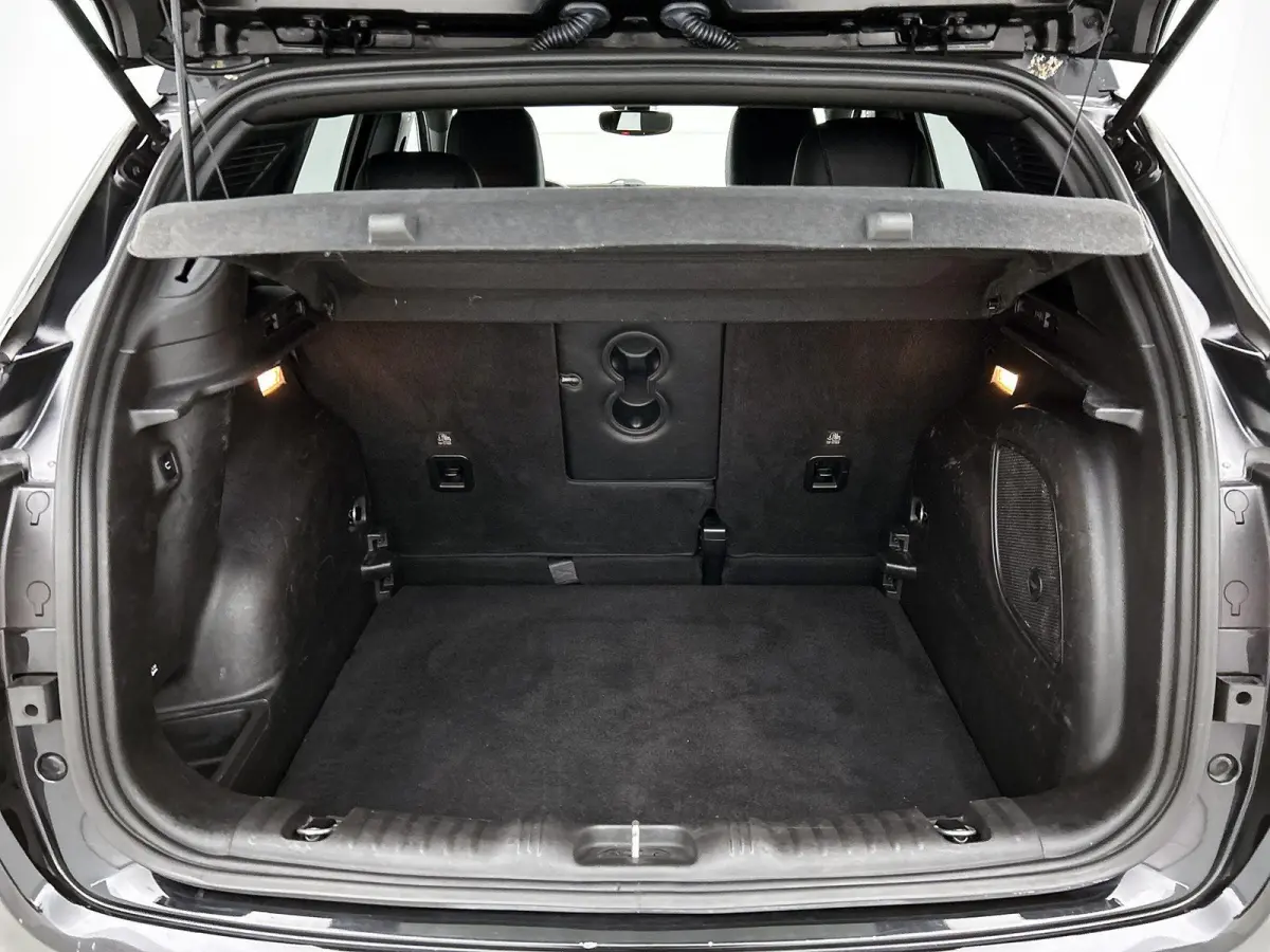 1.3T S | Camera | Navigatie | 19" Lichtmetalen velgen | Stoel/Stuurverwarming | Leer |