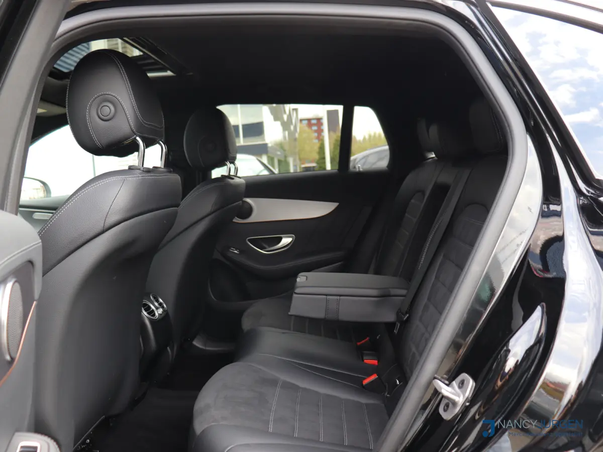 400 4M | AMG Line | SoH 97,3% | Panoramadak Elektr. | LED | Ambiente Verlichting | Parkeer Pakket | Camera | Trekhaak Elektr. | Met Batterijcertificaat