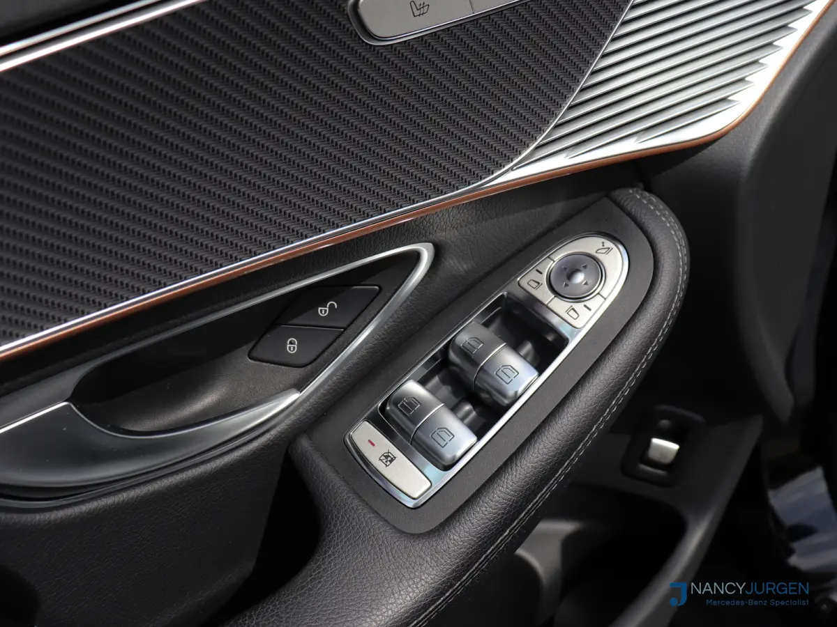400 4M | AMG Line | SoH 97,3% | Panoramadak Elektr. | LED | Ambiente Verlichting | Parkeer Pakket | Camera | Trekhaak Elektr. | Met Batterijcertificaat