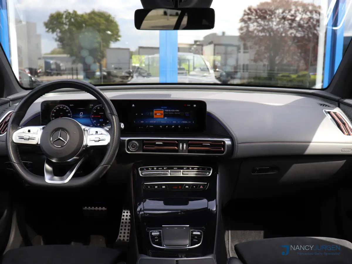 400 4M | AMG Line | SoH 97,3% | Panoramadak Elektr. | LED | Ambiente Verlichting | Parkeer Pakket | Camera | Trekhaak Elektr. | Met Batterijcertificaat
