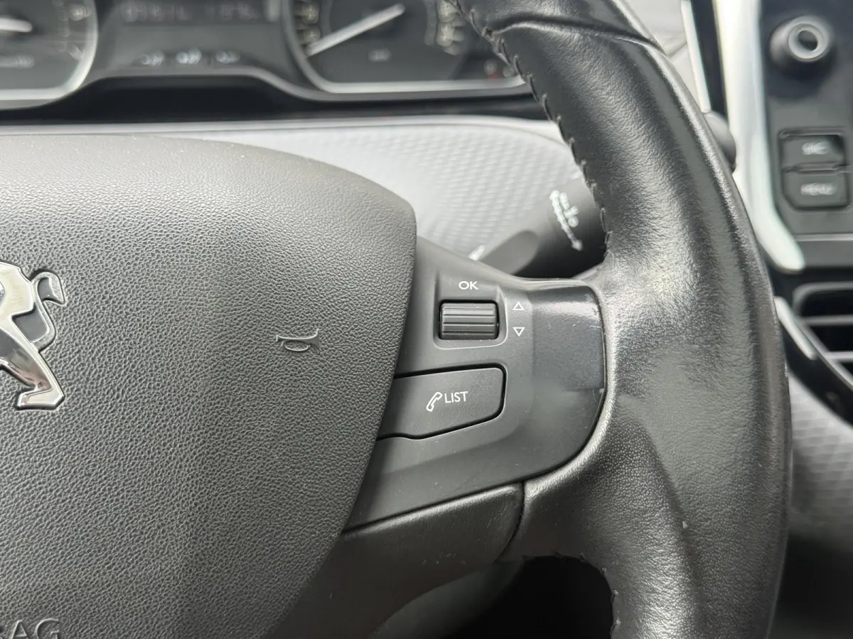 1.2 PureTech Blue Lion 2e Eigenaar|Navi|Pano|Trekhaak|Airco|Cruise|PDC|Carplay|N.A.P|APK tot 05-2027