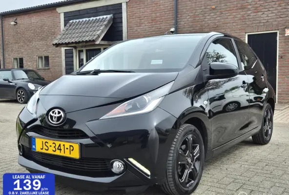 1.0 VVT-i x-play I Camera I CV I Airco I Limiter/Cruise