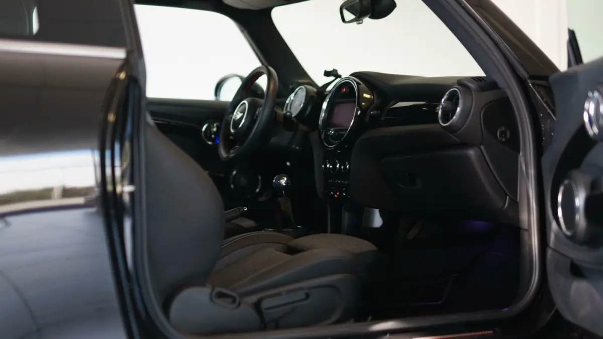 1.5 Kings Cross | Orig. NL | JCW | Keyless | Stoelverwaming | Harman Kardon | 18'' LMV |