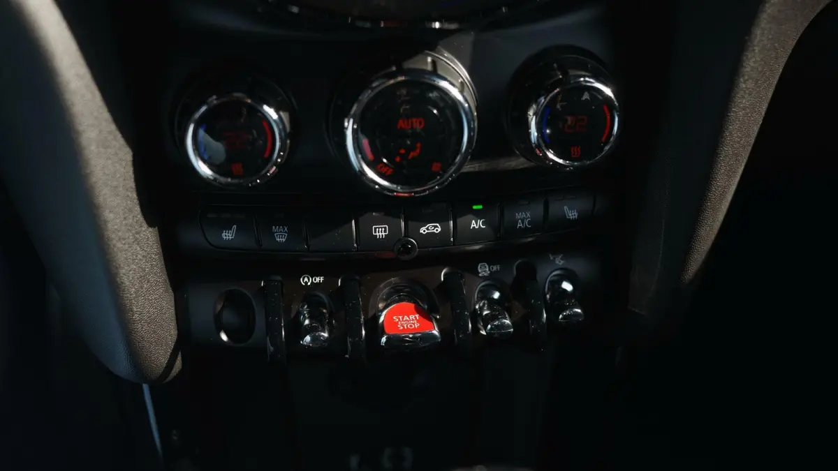 1.5 Kings Cross | Orig. NL | JCW | Keyless | Stoelverwaming | Harman Kardon | 18'' LMV |