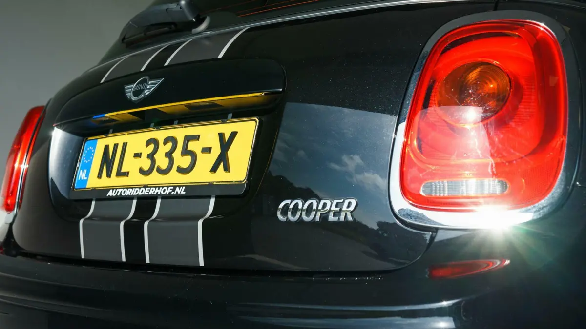1.5 Kings Cross | Orig. NL | JCW | Keyless | Stoelverwaming | Harman Kardon | 18'' LMV |