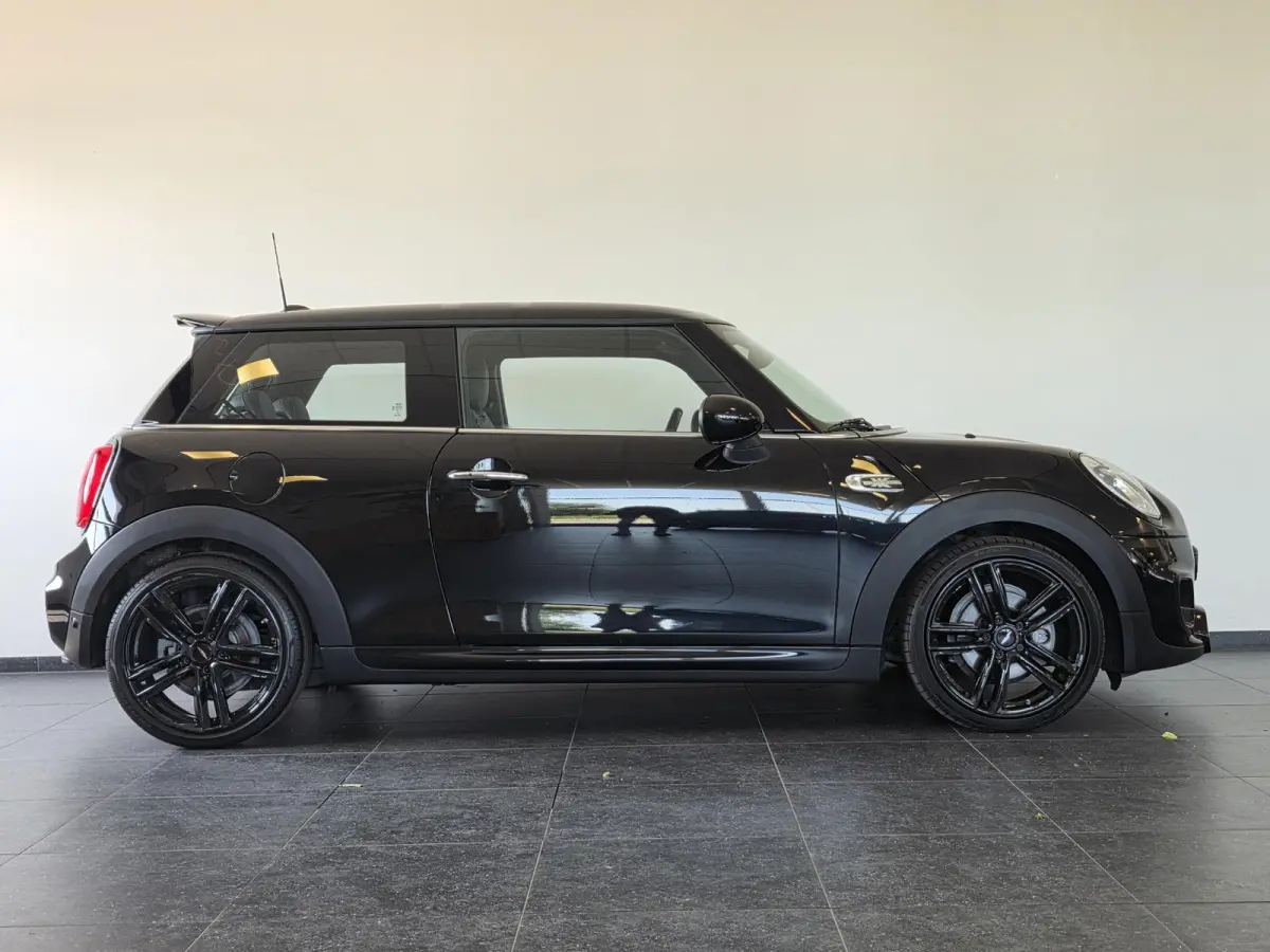 1.5 Kings Cross | Orig. NL | JCW | Keyless | Stoelverwaming | Harman Kardon | 18'' LMV |