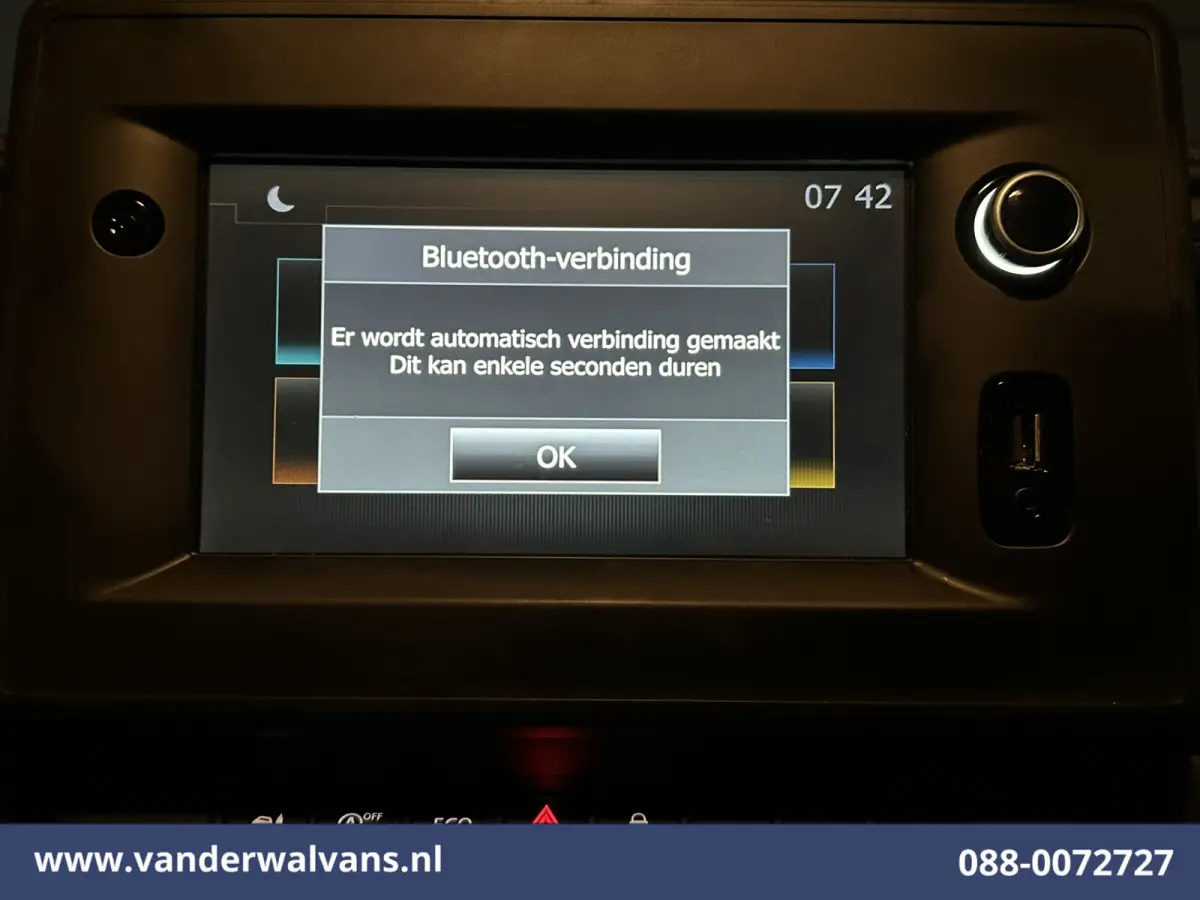 2.3 dCi 146pk Bakwagen 222cm Hoog Laadklep Euro6 Airco | Camera | Navigatie | LED | 983kg Laadvermogen Cruisecontrol, Bijrijdersbank