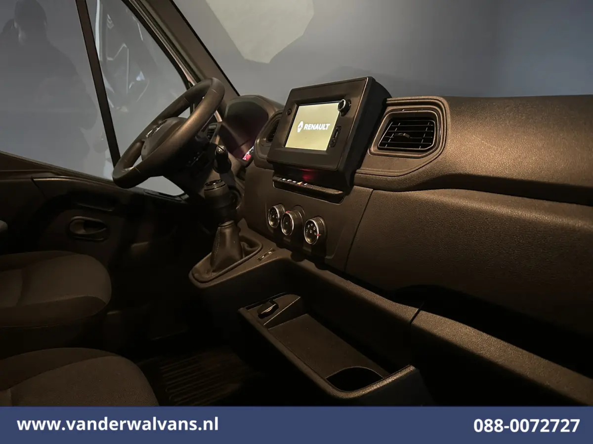 2.3 dCi 146pk Bakwagen 222cm Hoog Laadklep Euro6 Airco | Camera | Navigatie | LED | 983kg Laadvermogen Cruisecontrol, Bijrijdersbank